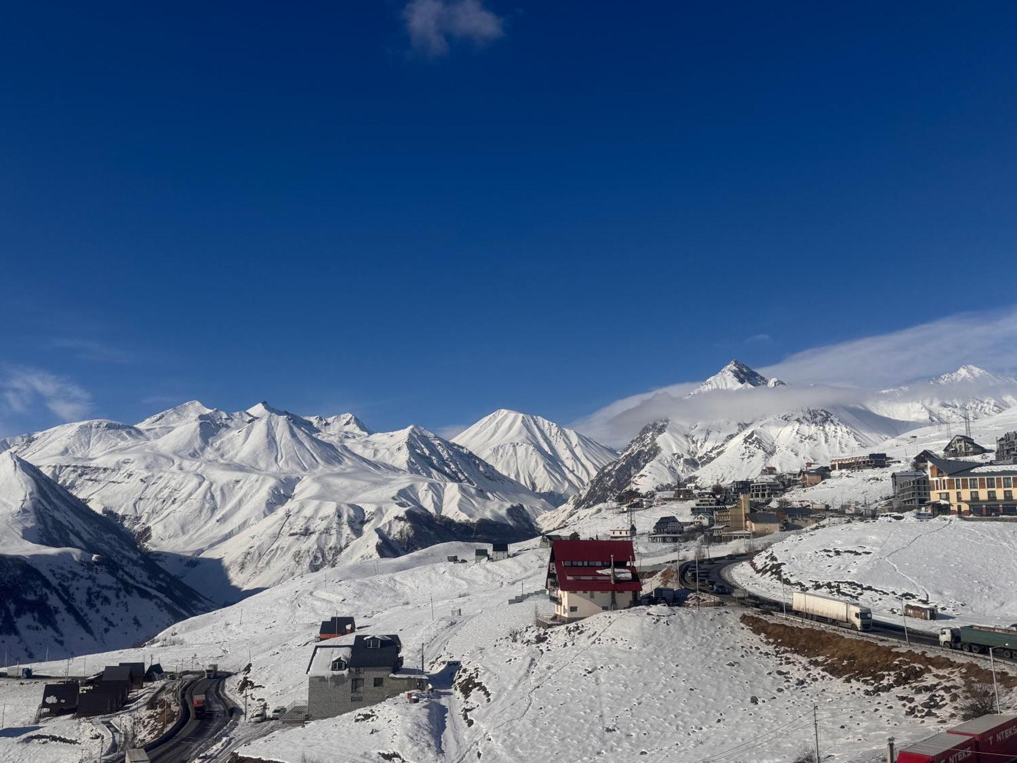 Sunny Days Gudauri Apartment Luaran gambar